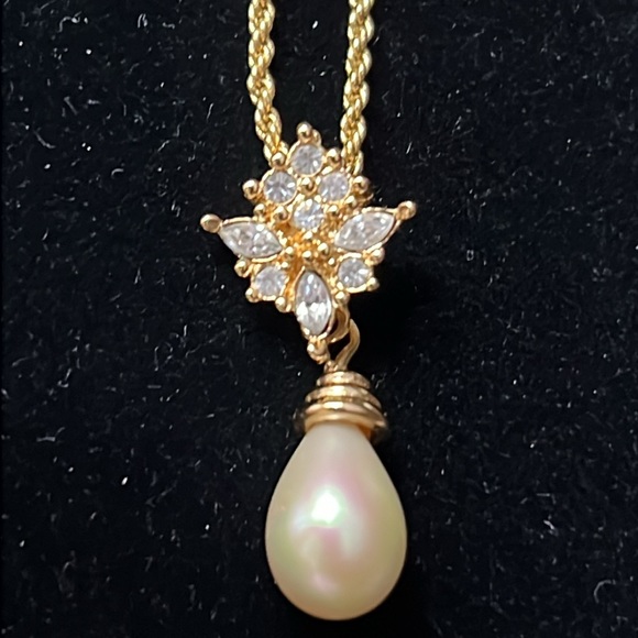 Vintage Christian Dior Pearl and Crystal Necklace EEEUC - Picture 5 of 7